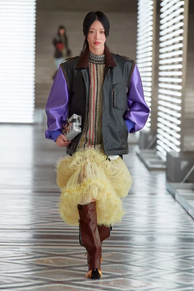 Look 5